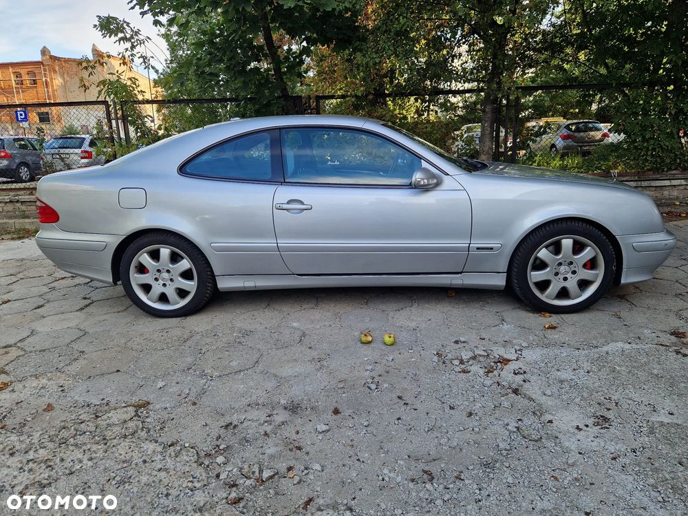 Mercedes-Benz CLK - 24