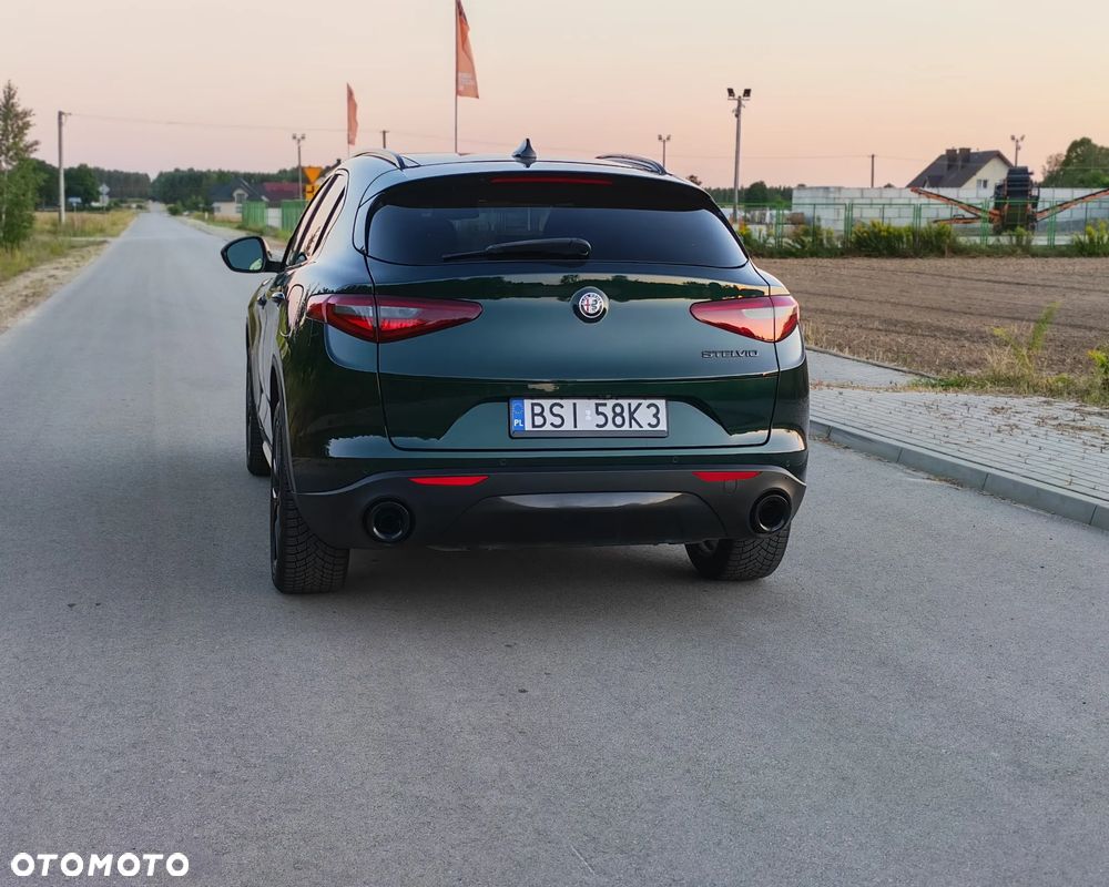 Alfa Romeo Stelvio - 11