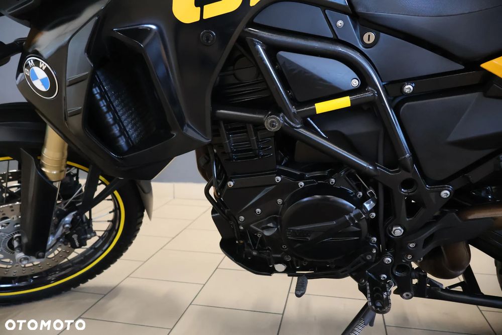 BMW F - 16