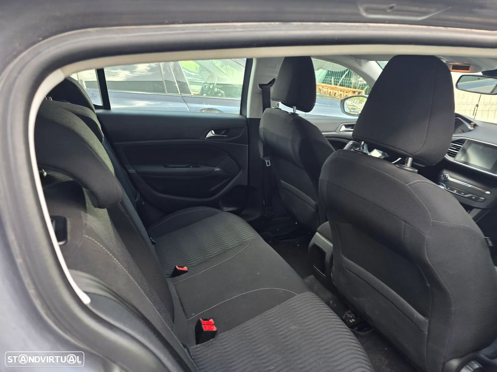 Peugeot 308 1.6 e-HDi Allure - 11