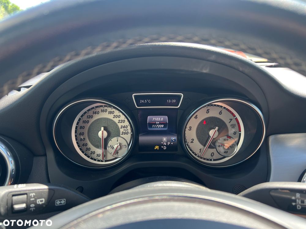 Mercedes-Benz GLA 250 4-Matic - 18