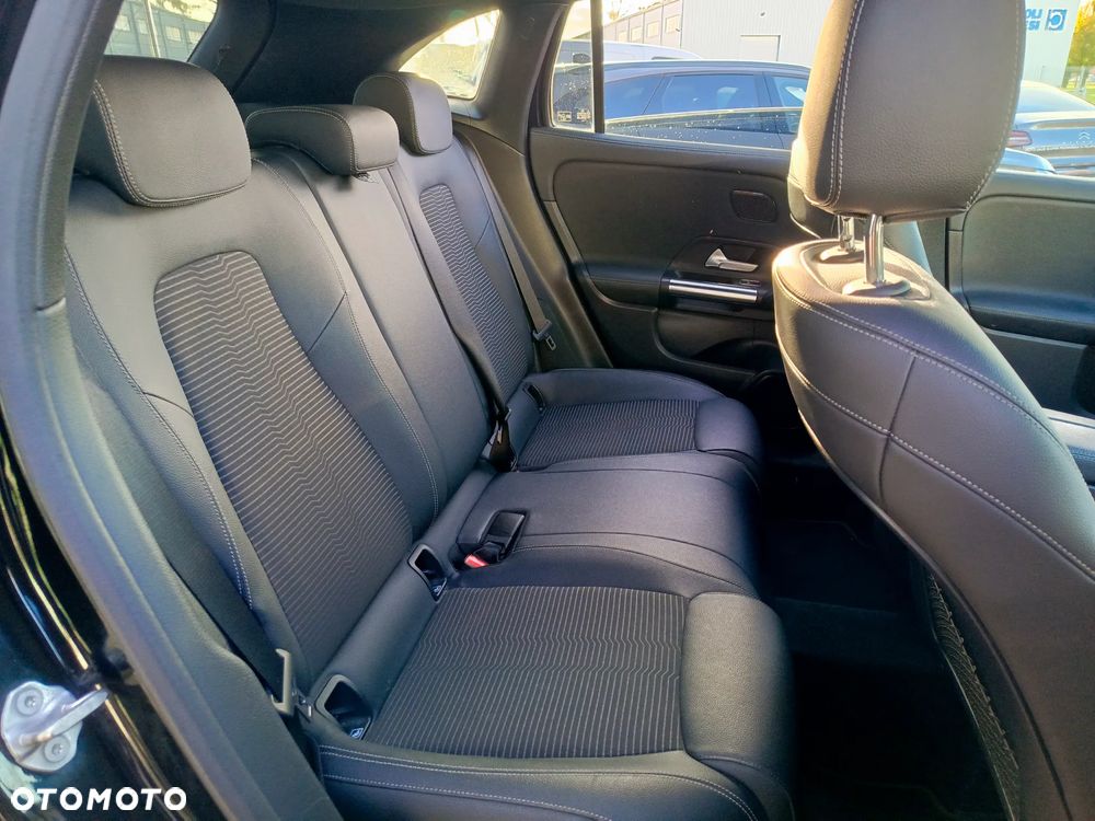 Mercedes-Benz GLA 200 Style - 17