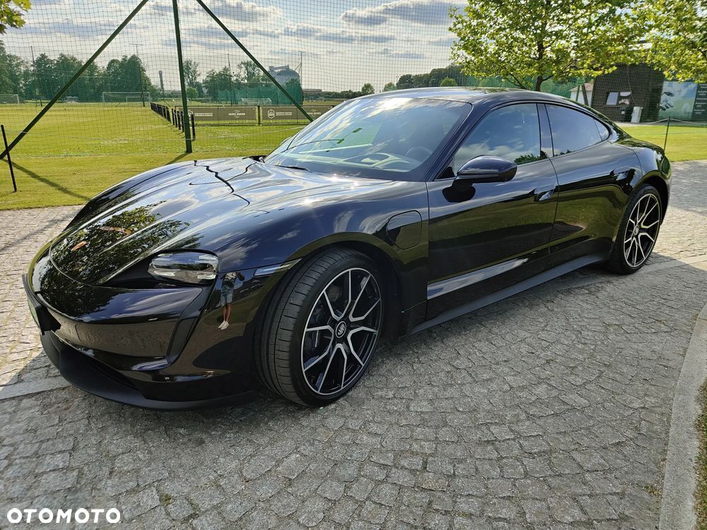 Porsche Taycan Performance Plus - 8