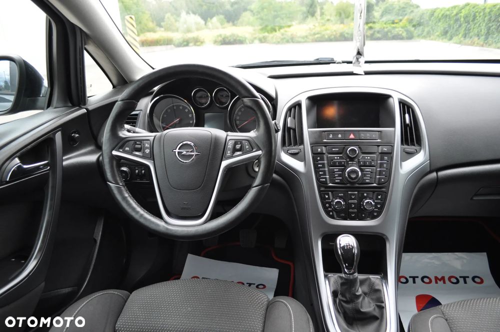 Opel Astra 1.4 Turbo Exklusiv - 20