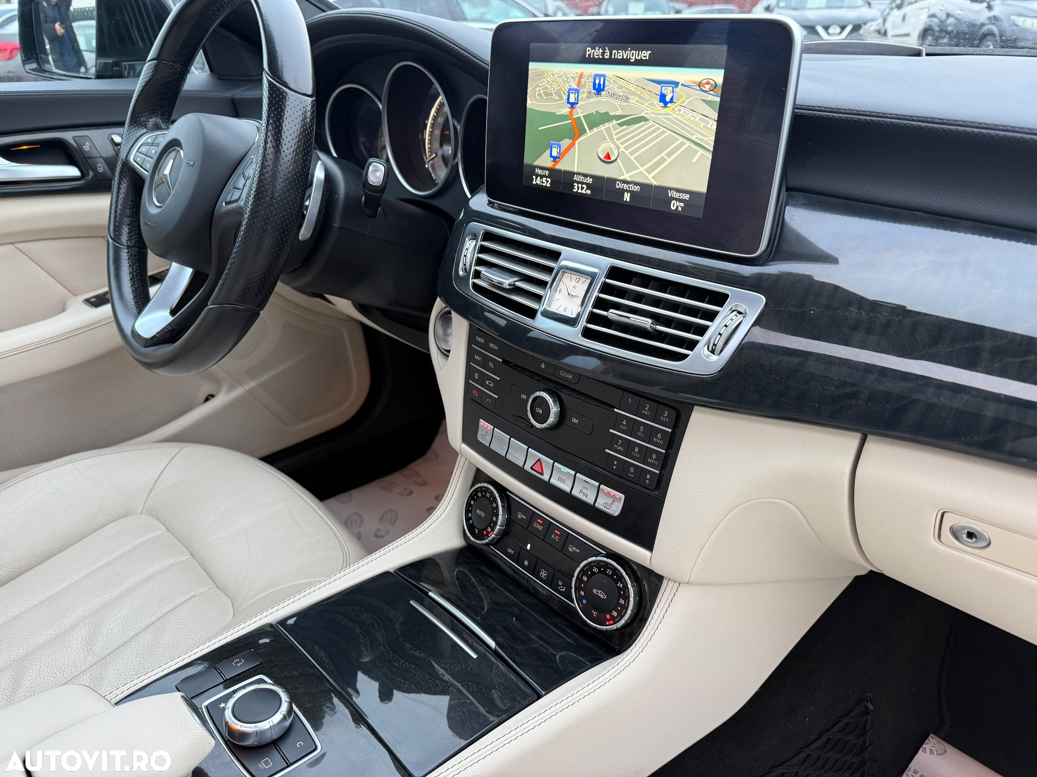 Mercedes-Benz CLS - 38