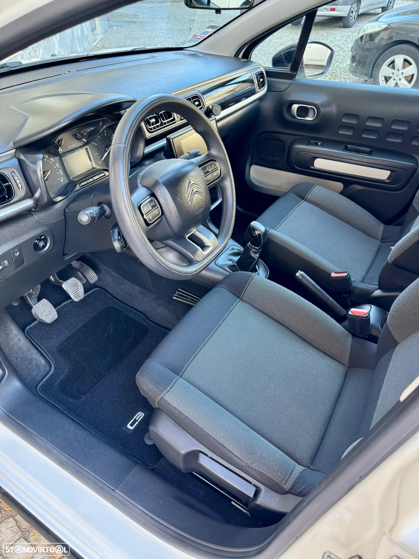 Citroën C3 1.2 PureTech Shine - 7