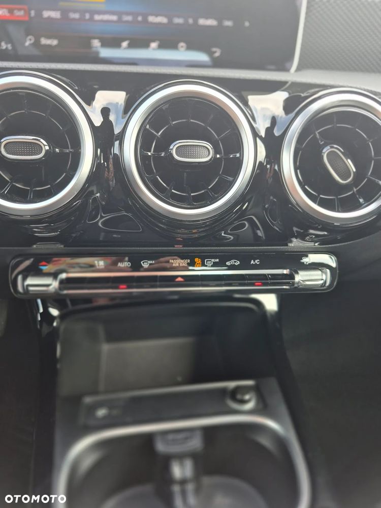 Mercedes-Benz Klasa A 180 d 7G-DCT Edition 2020 - 32