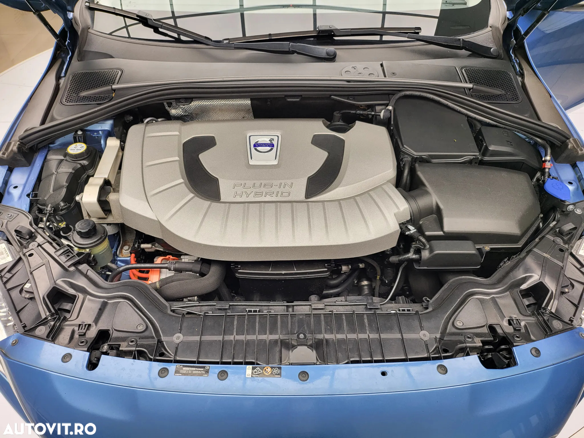 Volvo V60 D6 Plug-In-Hybrid AWD Geartronic Momentum - 19