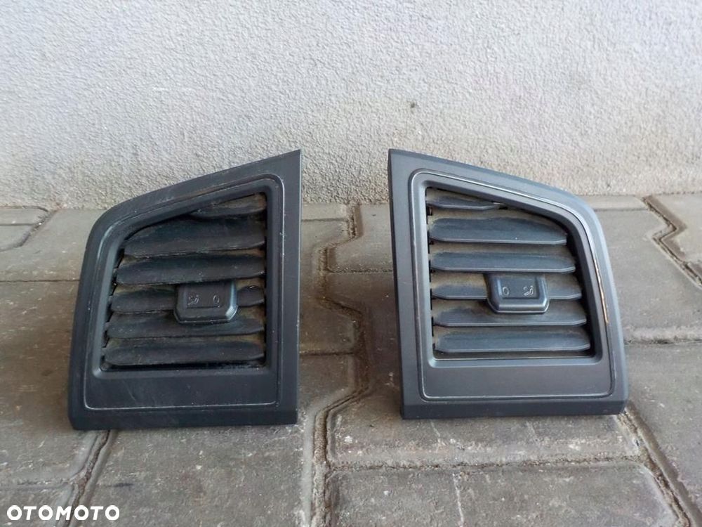 VW T6 KRATKA KRATKI NAWIEWU DESKI KONSOLI - 1