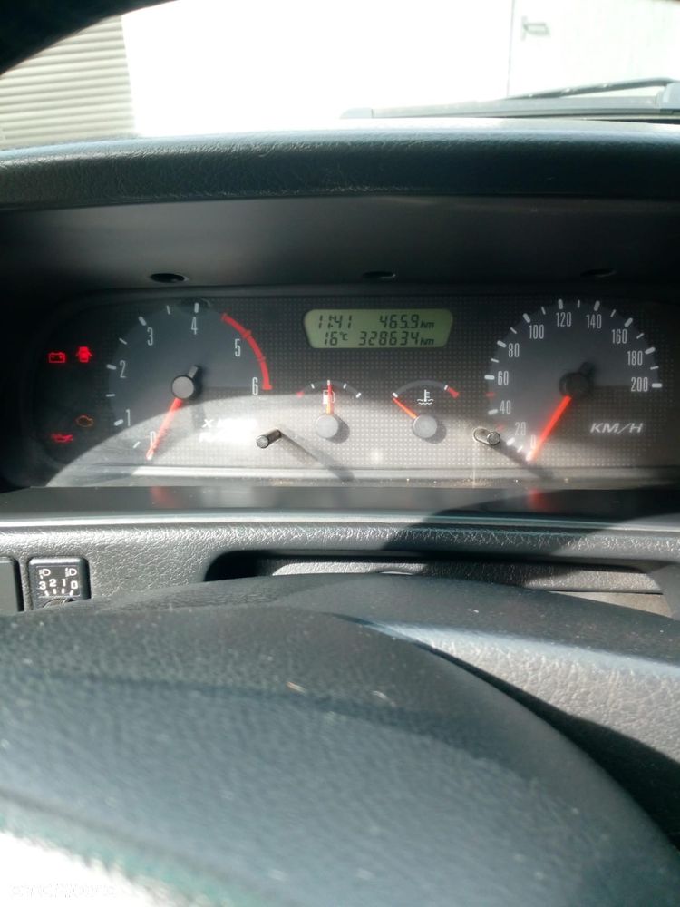 Nissan Terrano - 10