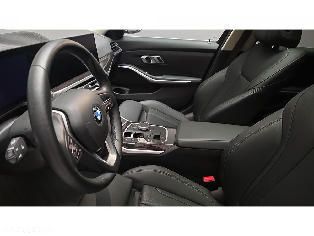BMW Seria 3 320d xDrive - 30