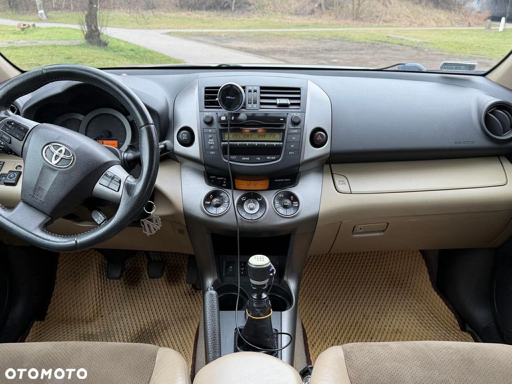 Toyota RAV4 2.0 VVT-i Premium - 16