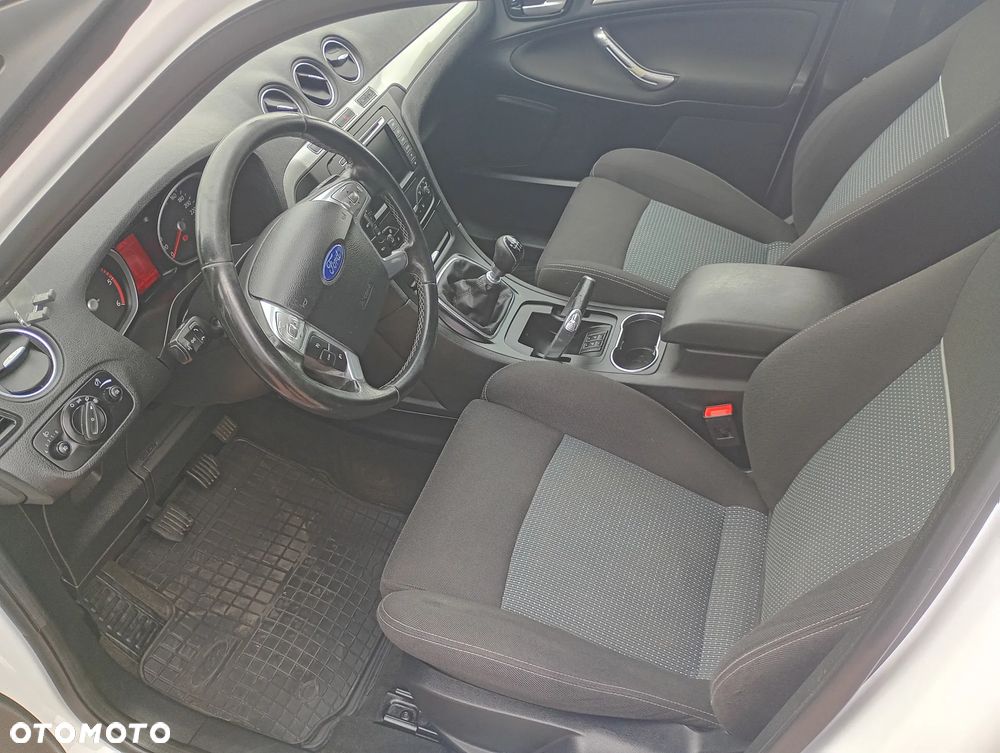 Ford S-Max - 9