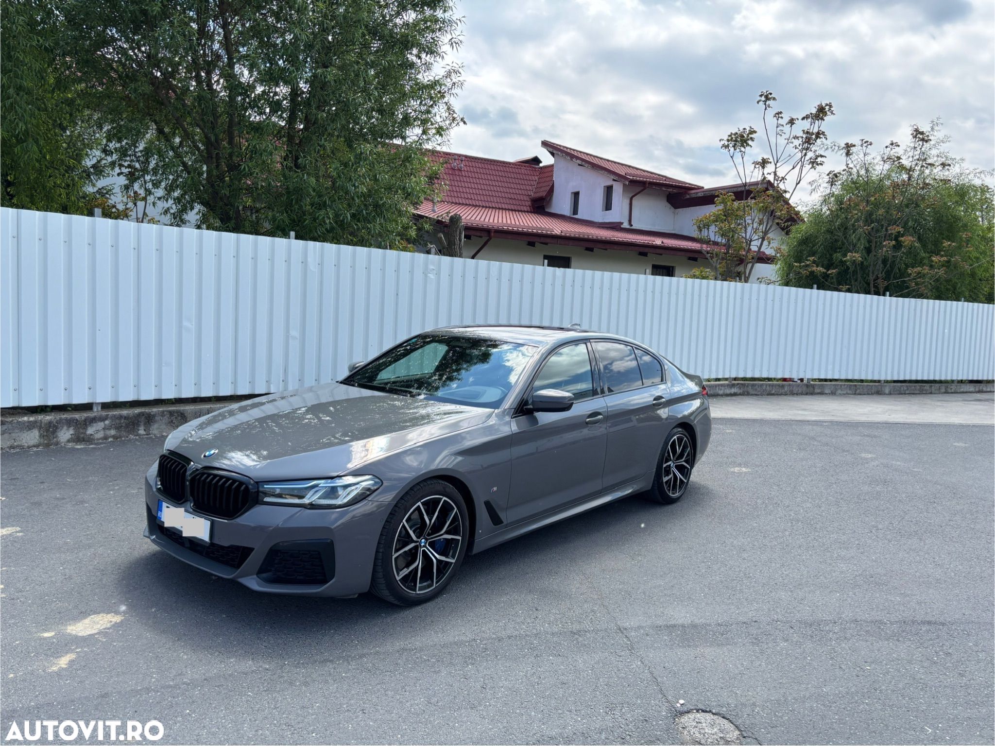 BMW Seria 5 530d xDrive AT MHEV - 1