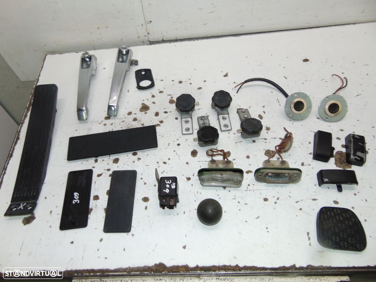 Mercedes 508/608/309 várias pequenas peças - 1