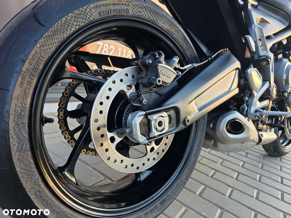 Triumph Trident - 22