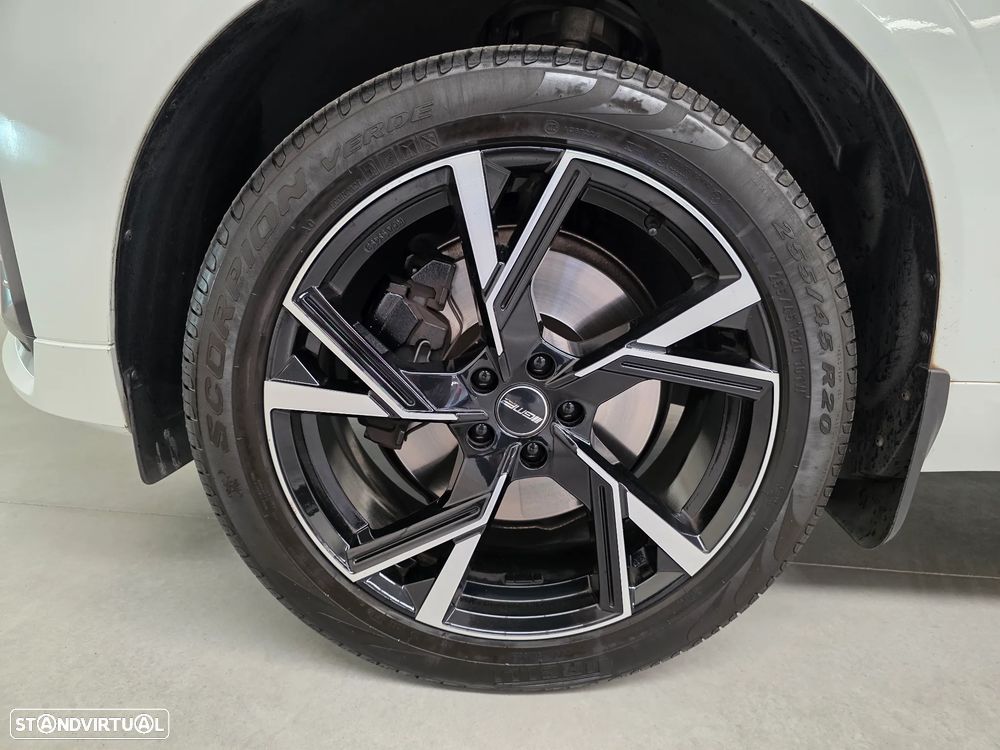 Volvo XC 60 2.0 B5 R-Design AWD - 8