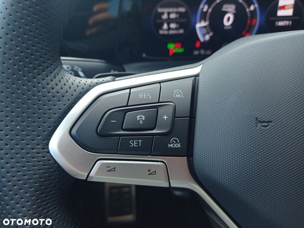 Volkswagen Golf - 26