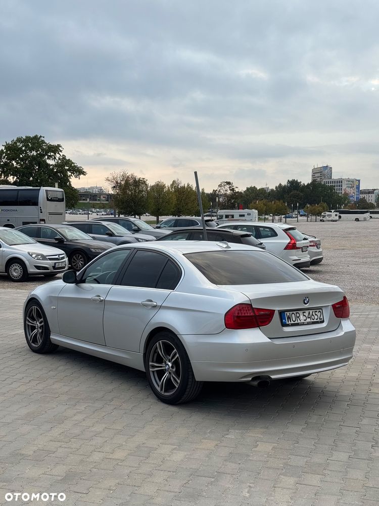 BMW Seria 3 318d Luxury Line - 6