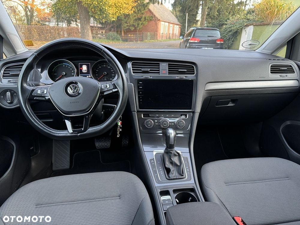 Volkswagen Golf - 15