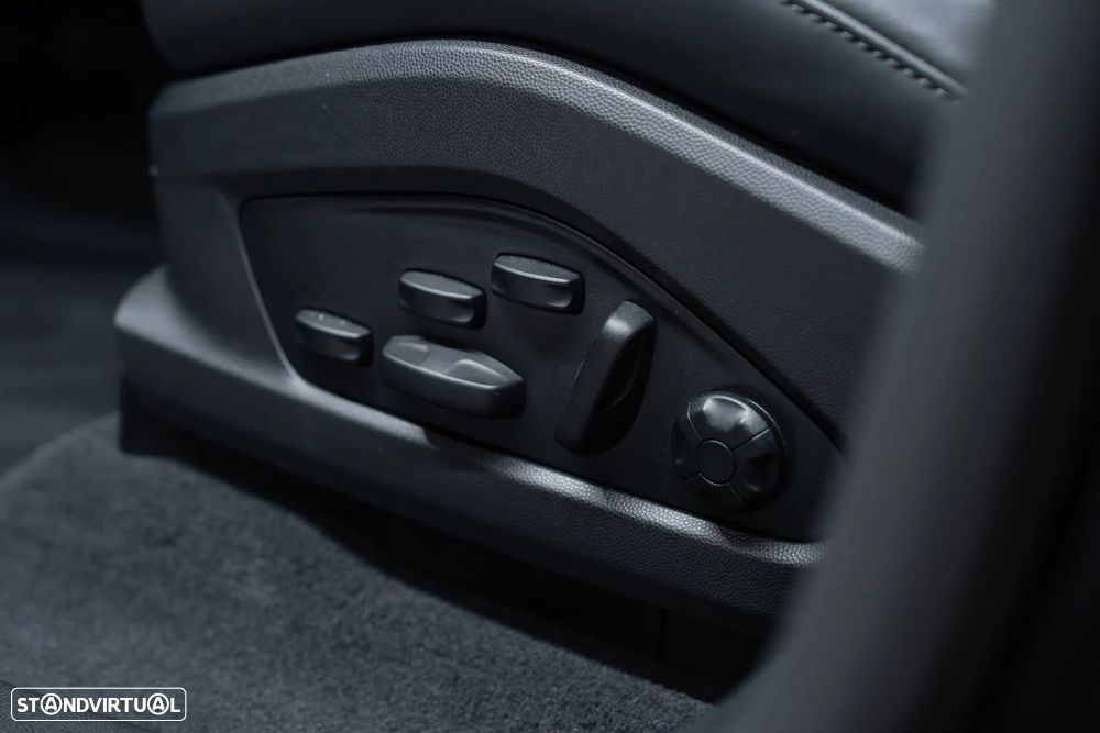 Porsche Macan Electric 4 - 29