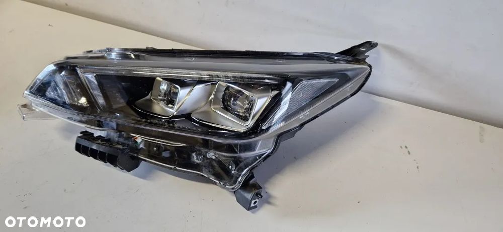 Lampa przód lewa Nissan Leaf II Full Led - 2