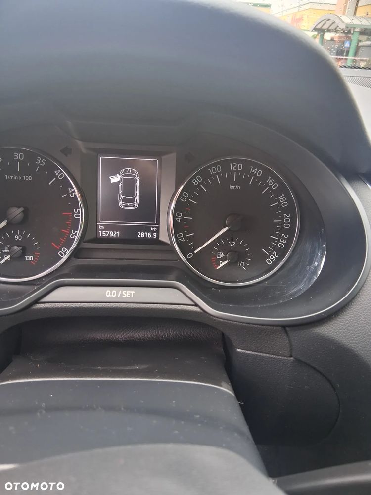 Skoda Octavia 2.0 TDI (Green tec) DSG Joy - 12