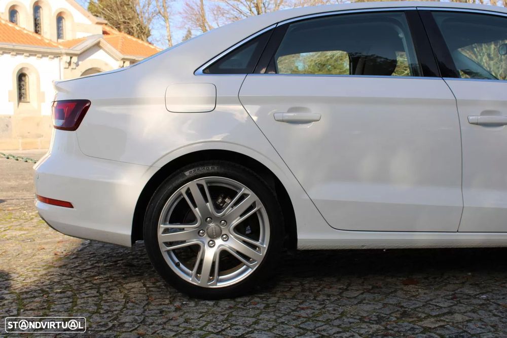 Audi A3 Limousine 1.6 TDI Business Line Attraction Ultra - 12