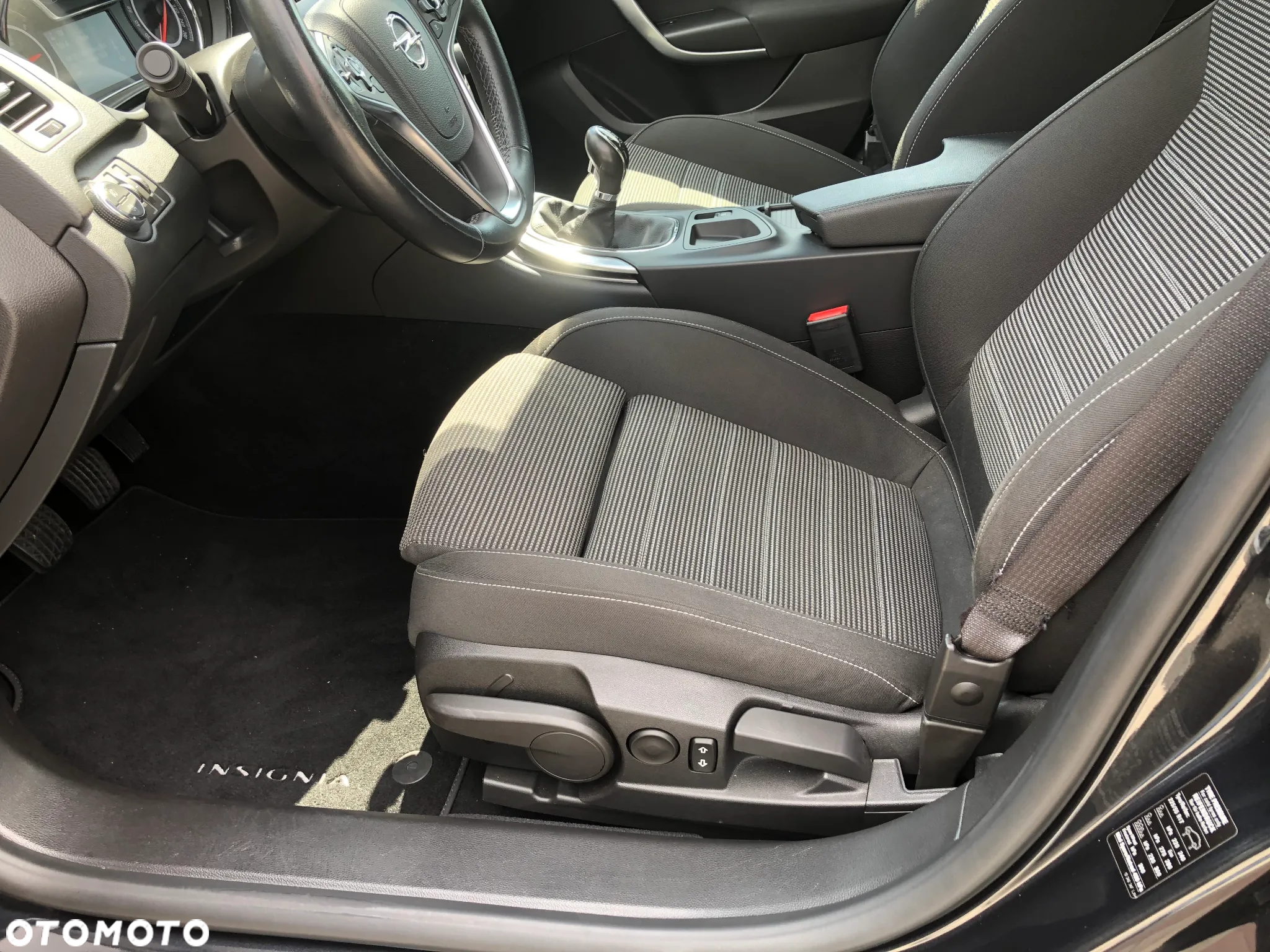 Opel Insignia 2.0 CDTI Cosmo ecoFLEX S&S - 24