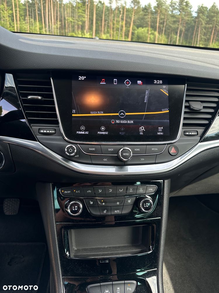 Opel Astra 1.4 Turbo Innovation - 11