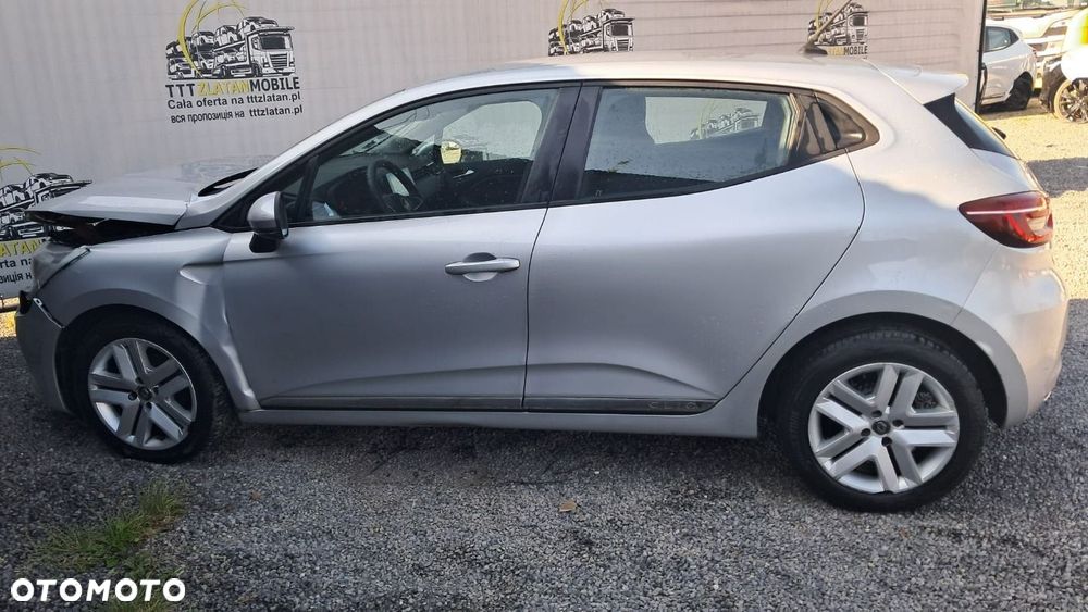Renault Clio - 19