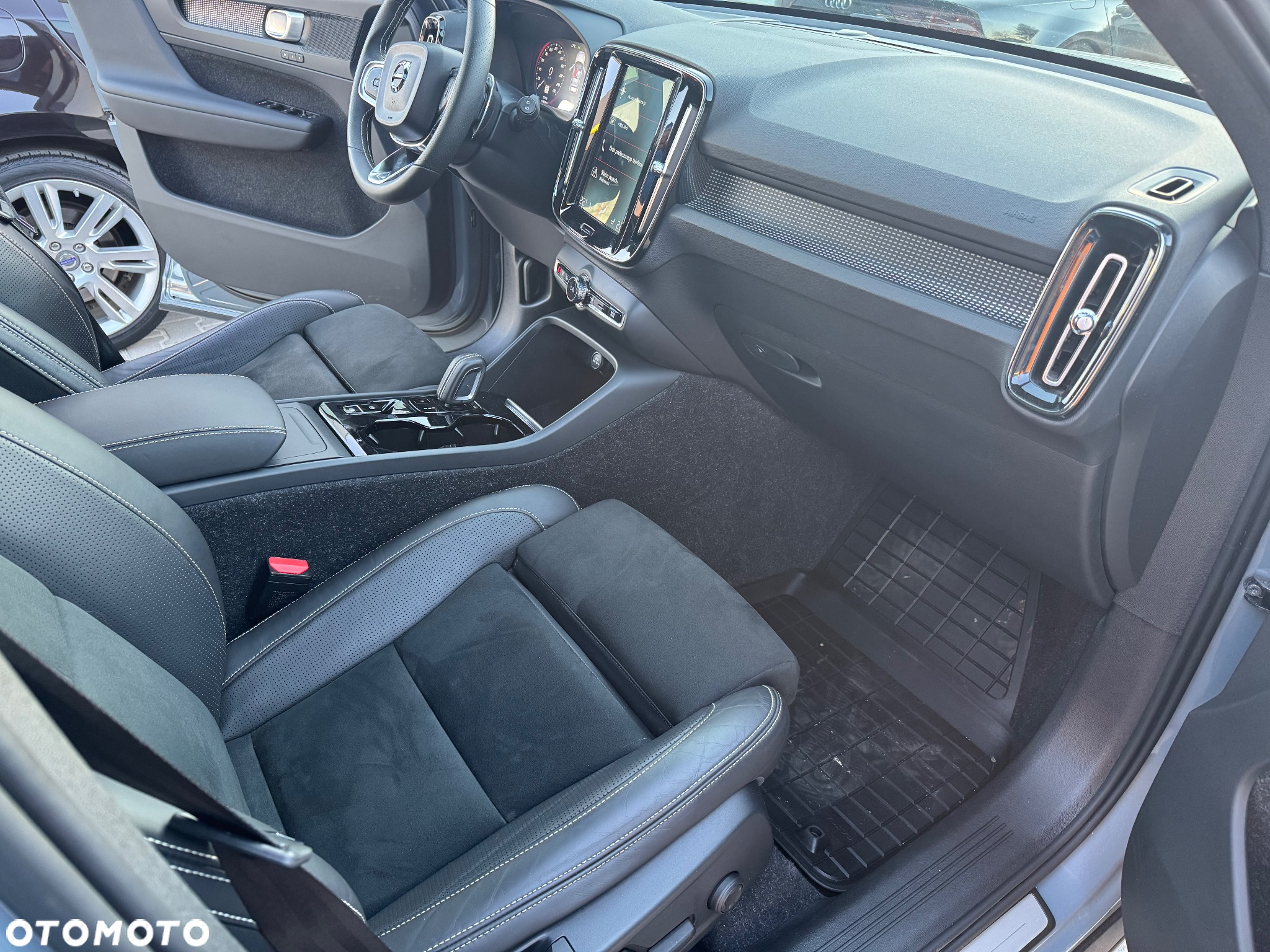 Volvo XC 40 T5 AWD R-Design - 9