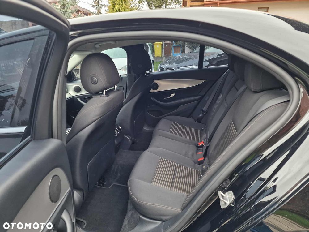 Mercedes-Benz Klasa E 220 d 9G-TRONIC - 10