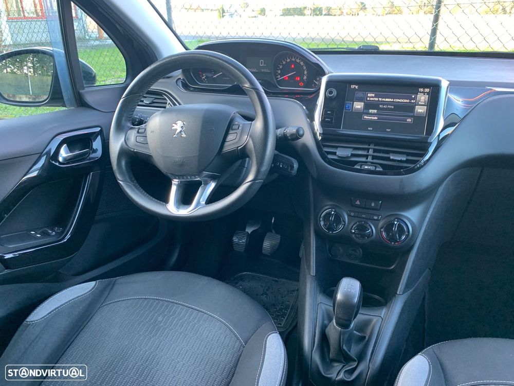 Peugeot 208 1.2 PureTech Allure - 16