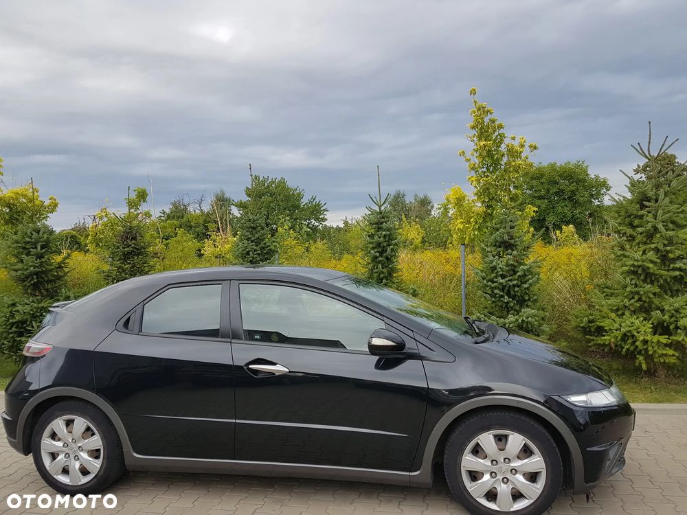 Honda Civic 1.8 Comfort - 36