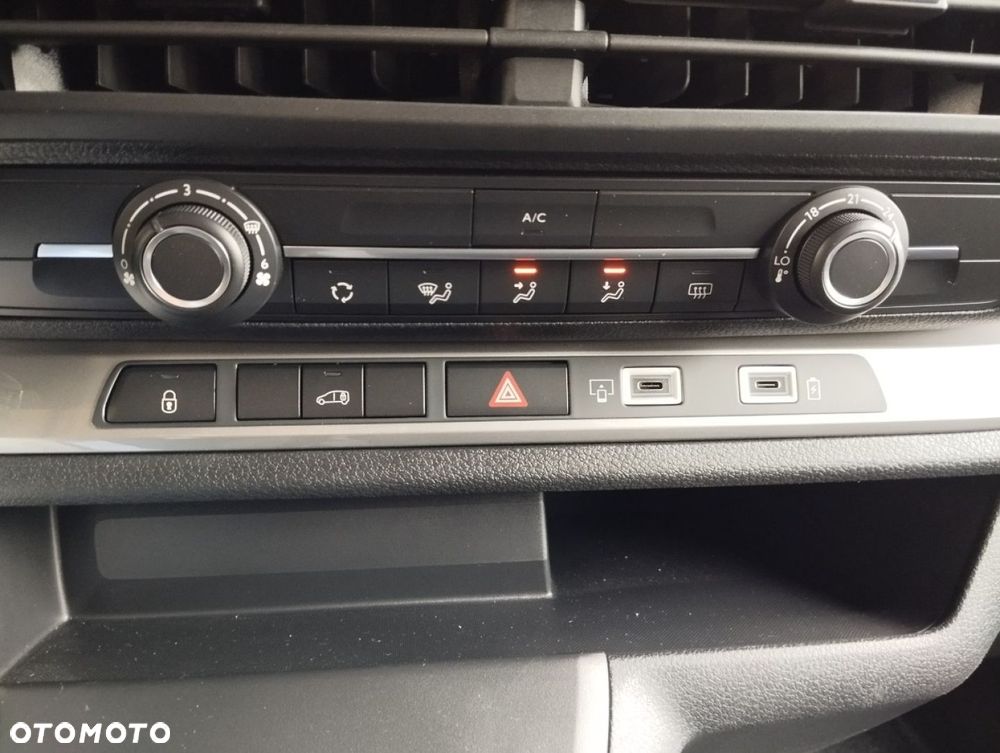 Opel Vivaro - 25