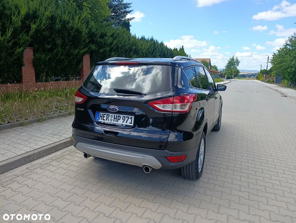 Ford Kuga 2.0 TDCi 2x4 Titanium - 3
