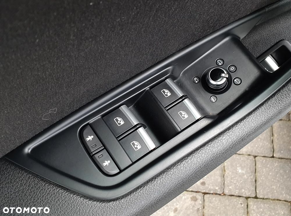 Audi A4 Avant 2.0 TDI S tronic - 16