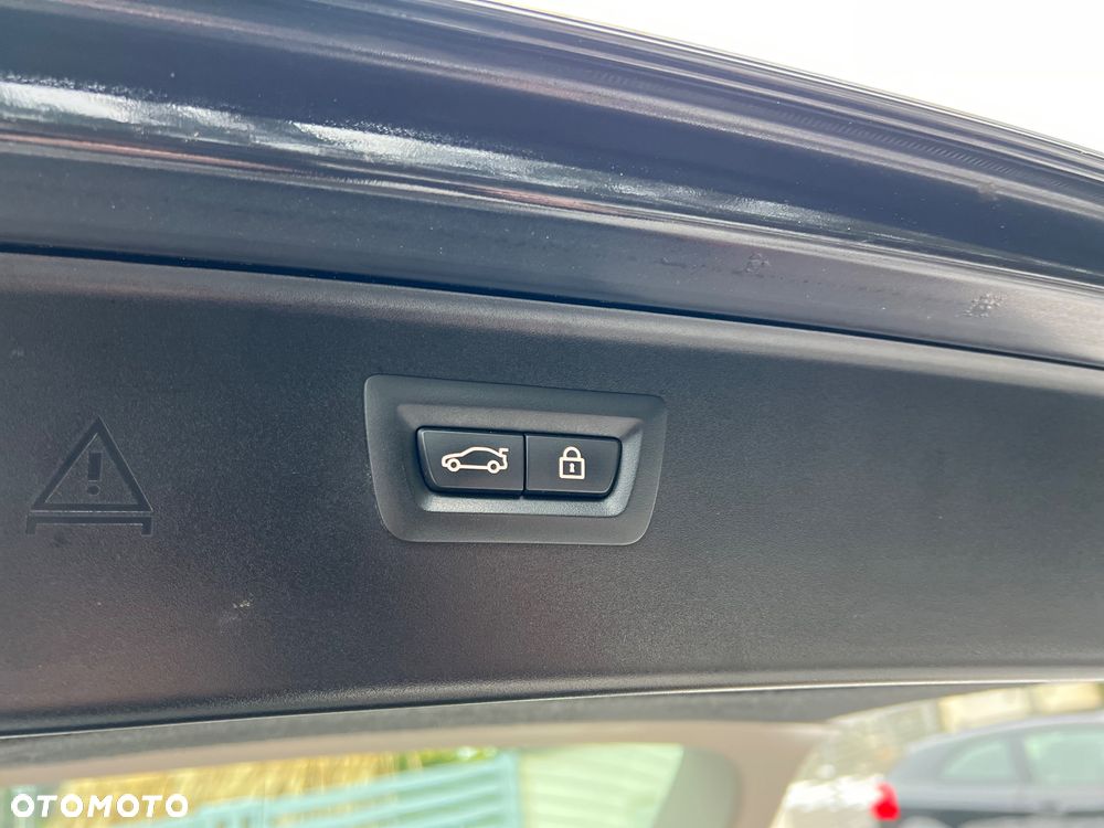 BMW Seria 5 525d Sport-Aut Luxury Line - 21