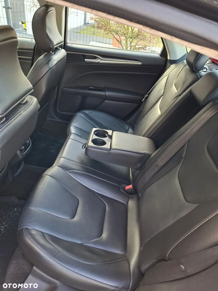 Ford Fusion - 15