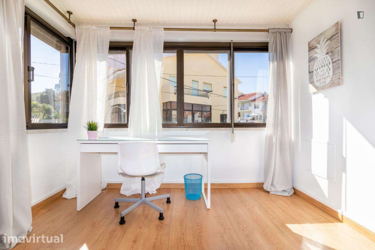 Quarto - localizado em Carcavelos Lisbon - Grande imagem: 5/12