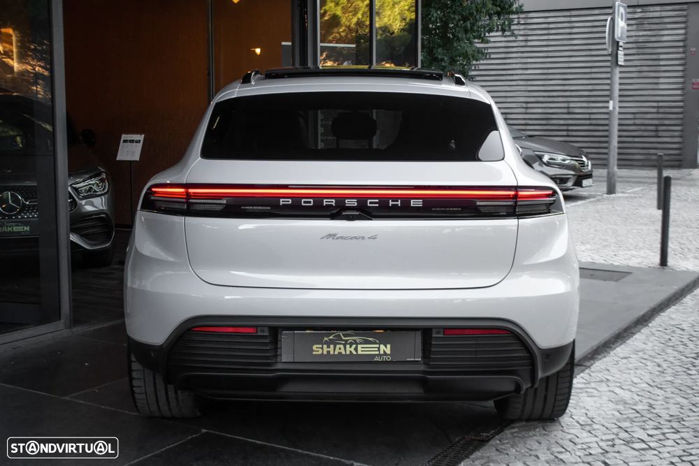 Porsche Macan Electric 4 - 8