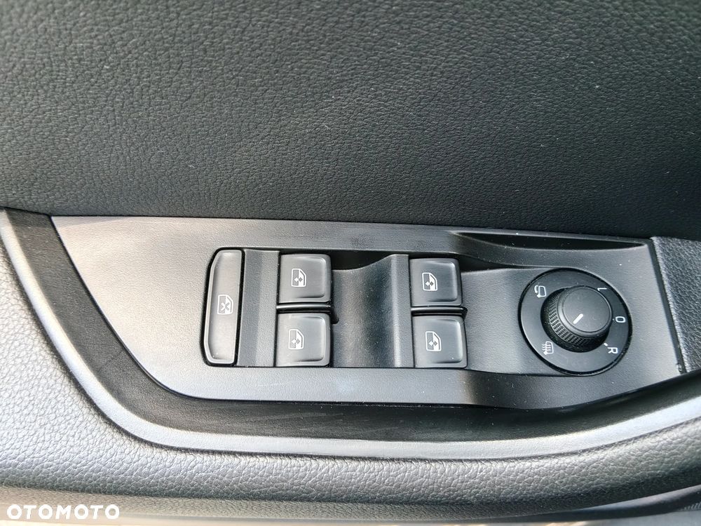 Skoda Superb 1.6 TDI DSG Ambition - 27