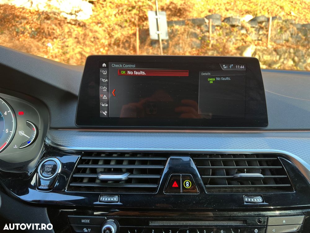 BMW Seria 5 520d Touring Aut. M Sport Edition - 19