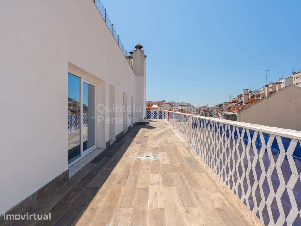 Penthouse T3 com terraço, garagem e vista sobre Lisboa em Arroios - Grande imagem: 2/32