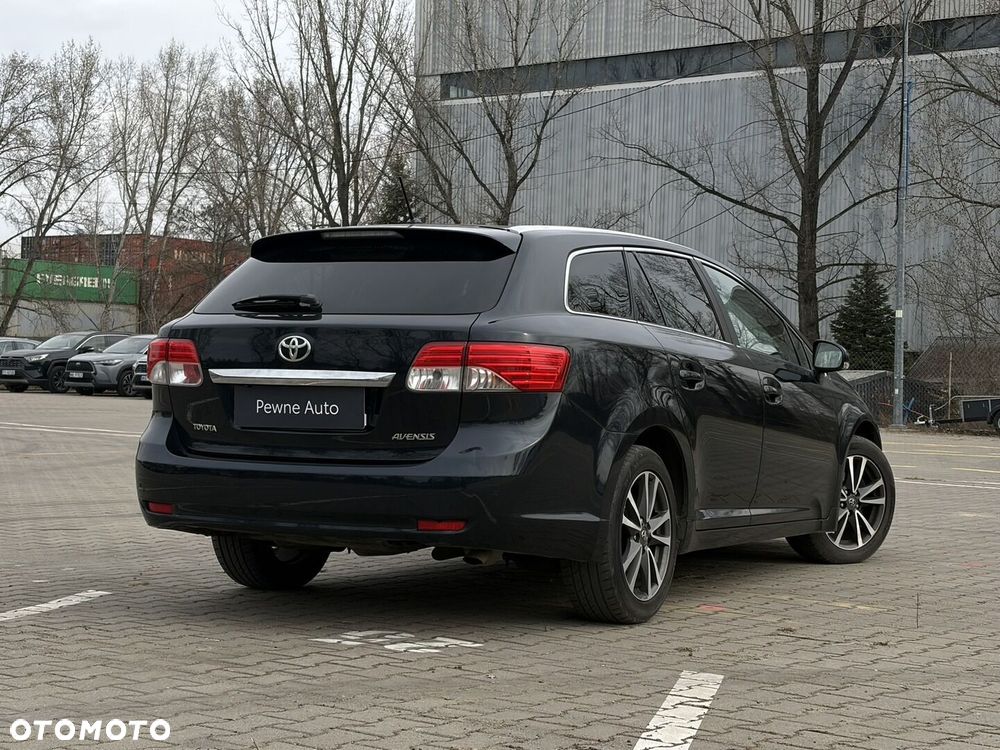 Toyota Avensis 2.0 D-4D Premium - 12