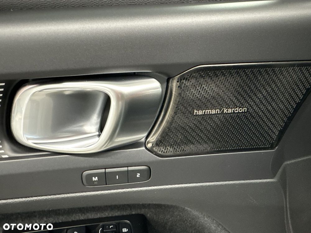 Volvo XC 40 B4 B R-Design - 14