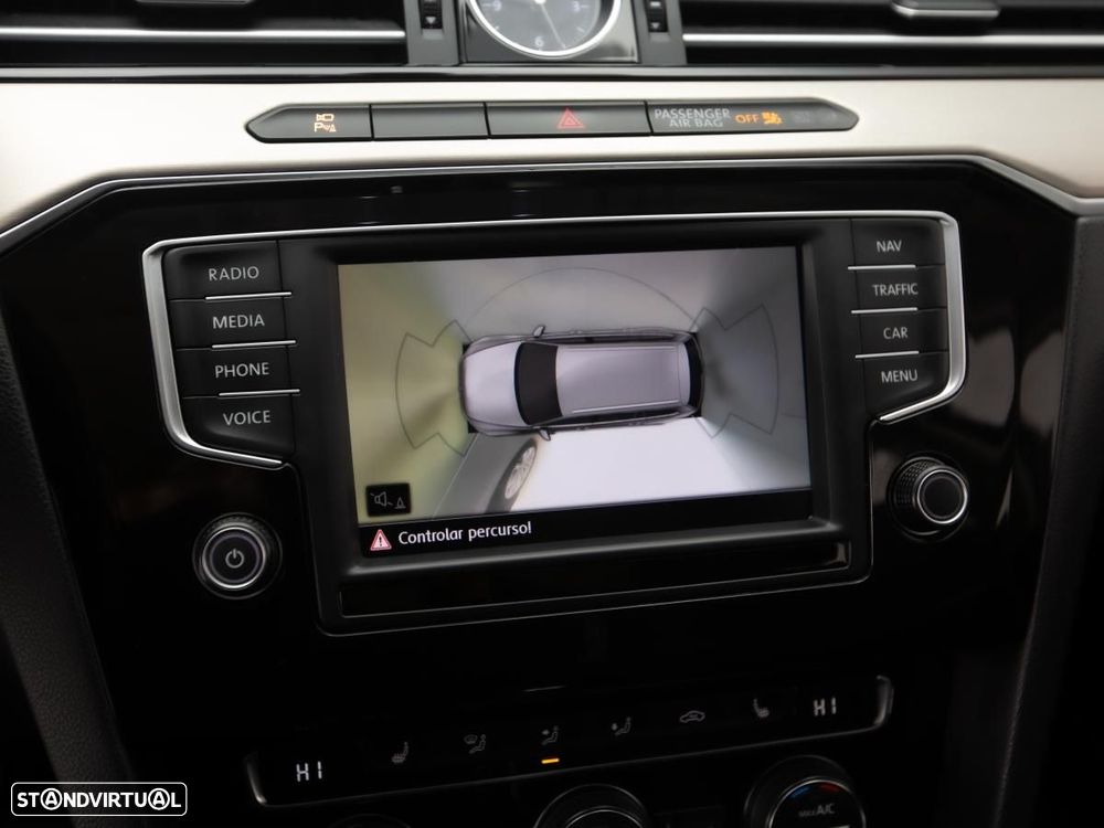 VW Passat Variant 2.0 TDi Confortline DSG - 27