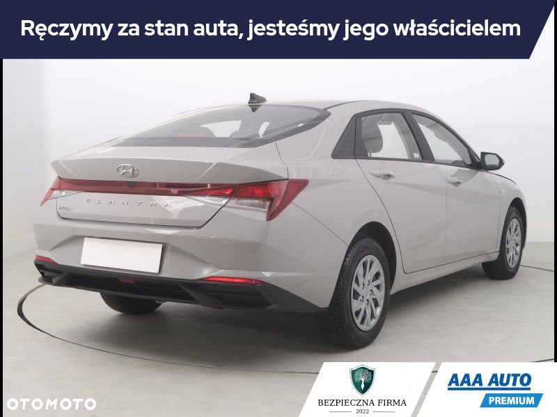 Hyundai Elantra - 6