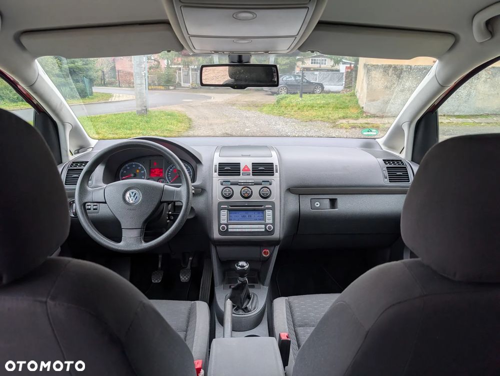 Volkswagen Touran - 17